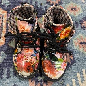 @bohorockerboots floral booths for toddler